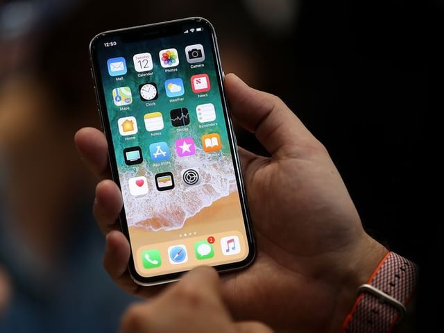 iphone X voi nhieu y tuong dot pha