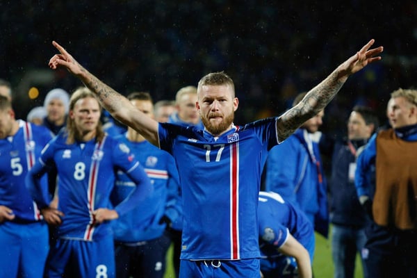 Aron Gunnarsson sẽ lãnh đạo Iceland đến chức vô địch