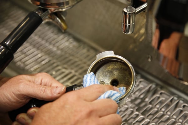 8 bước giữ máy móc luôn sạch đẹp khi kinh doanh cafe