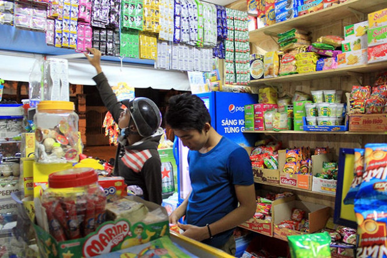 Thói quen mua sắm của người Việt vẫn chuộng tạp hóa hơn cửa hàng tiện lợi