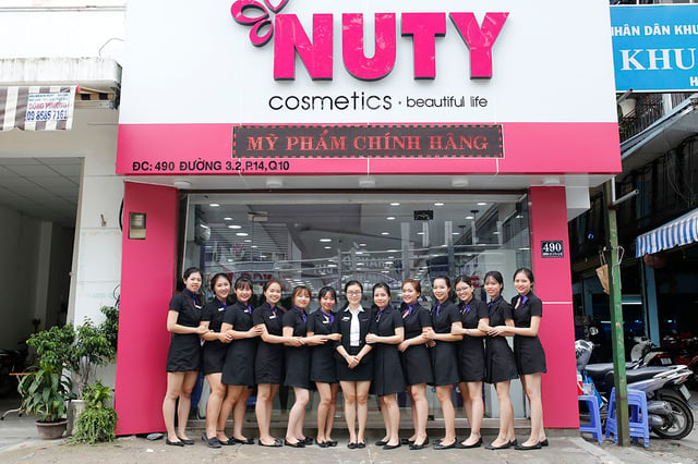 đội ngũ nhân viên Nuty cosmetics